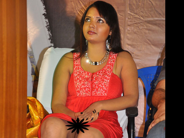 Pavina's Wardrobe Malfunction