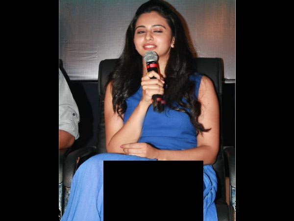 Rakul Preet Singh's Wardrobe Malfunction