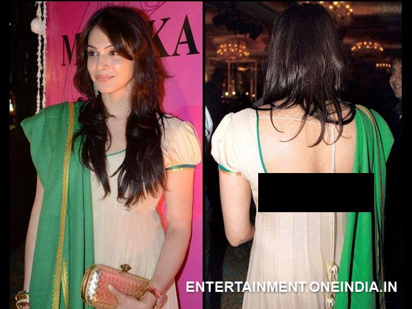 Esha Koppikar's Wardrobe Malfunction 