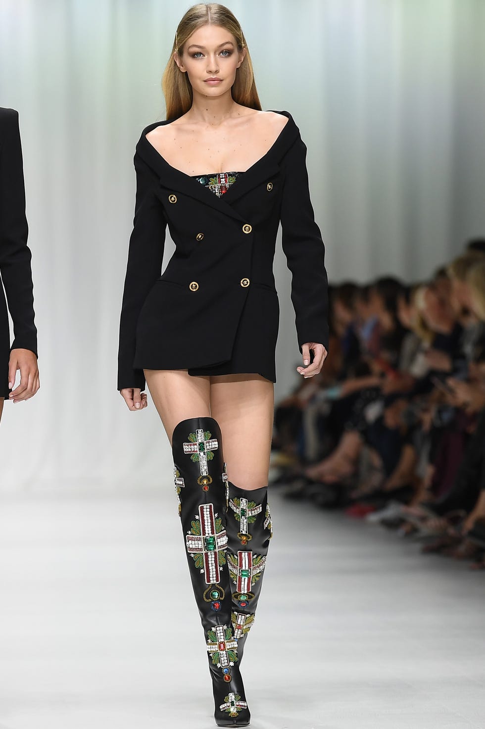 Versace - Runway - Milan Fashion Week Spring/Summer 2018 versace runway milan fashion week springsummer 2018