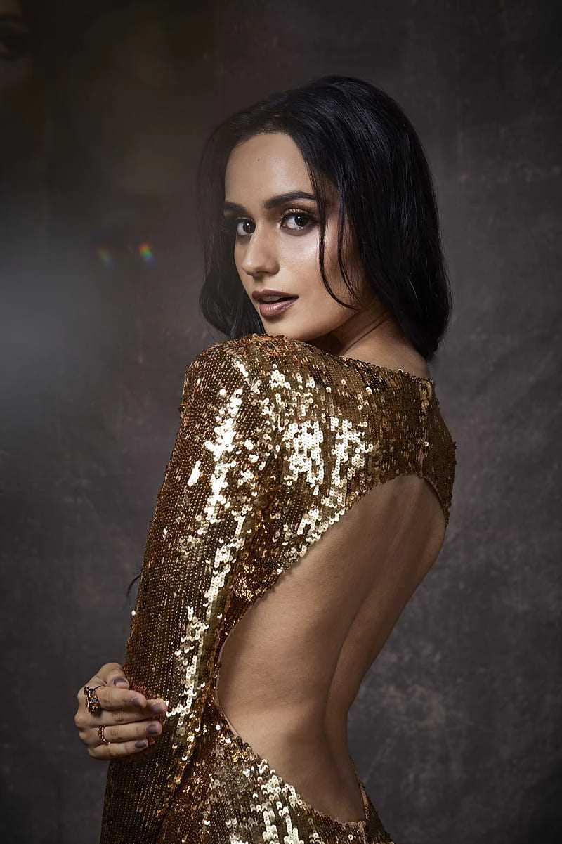 Manushi Chillar backless dress bollywood actress