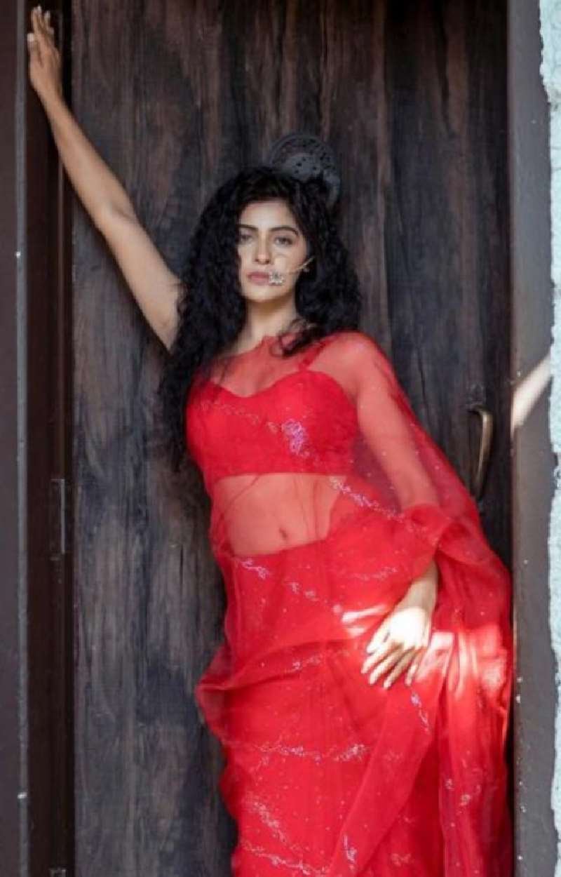 yukti kapoor red saree indian tv actress 6 yukti kapoor red saree indian tv actress 6