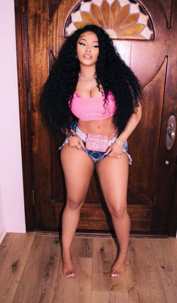 Nicki Minaj Gorgeous Legs