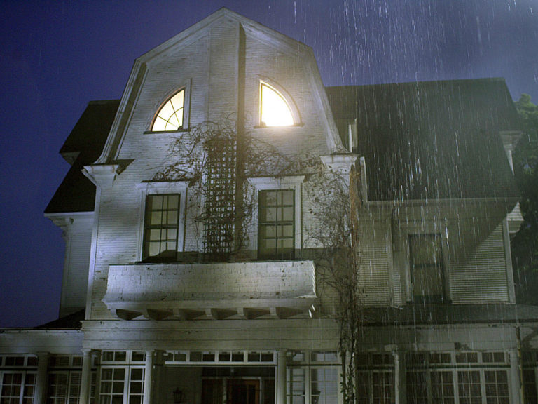 20 Most Famous Urban Legends That Continue To Captivate