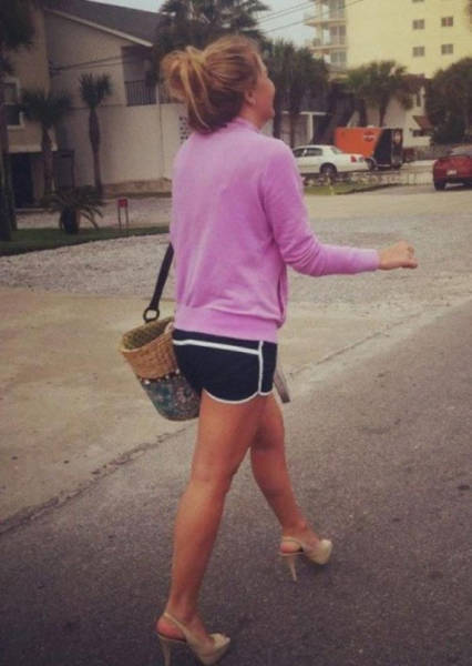 23 Times Embarrassed Girls Were Caught In The Walk of Shame