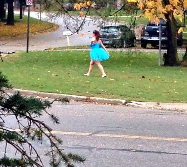 23 Times Embarrassed Girls Were Caught In The Walk of Shame