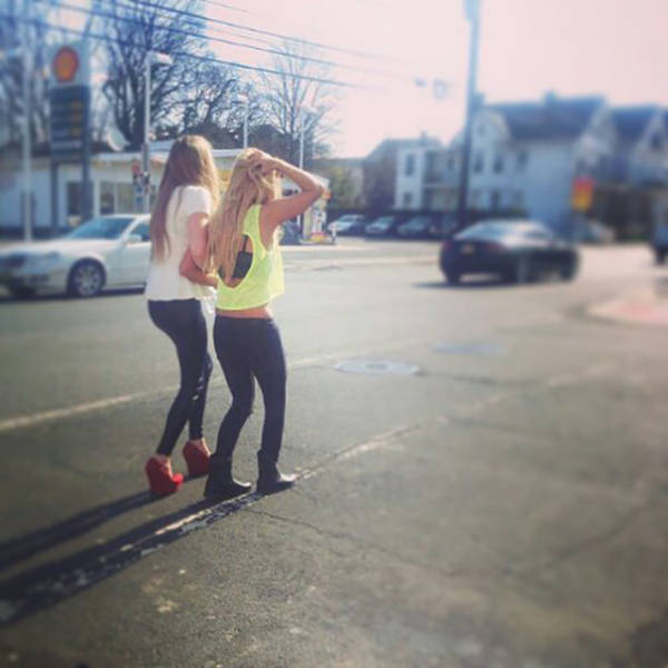 23 Times Embarrassed Girls Were Caught In The Walk of Shame