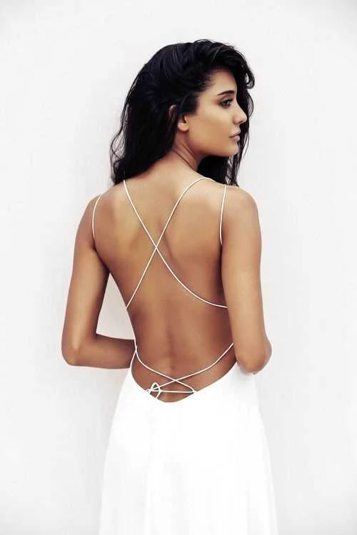 Lisa Haydon backless dress bollywood actress