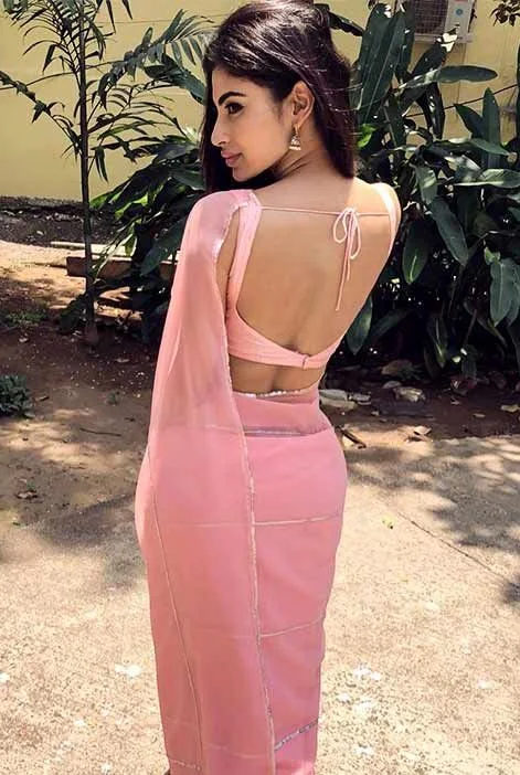 mouni roy backless saree naagin tv actress mouni roy backless saree naagin tv actress