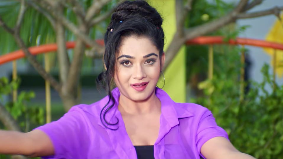 Ritu Singh hot and beautiful image