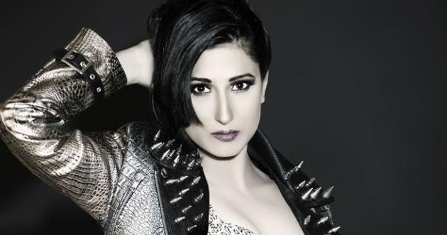 Urvashi Chaudhary hot and beautiful image