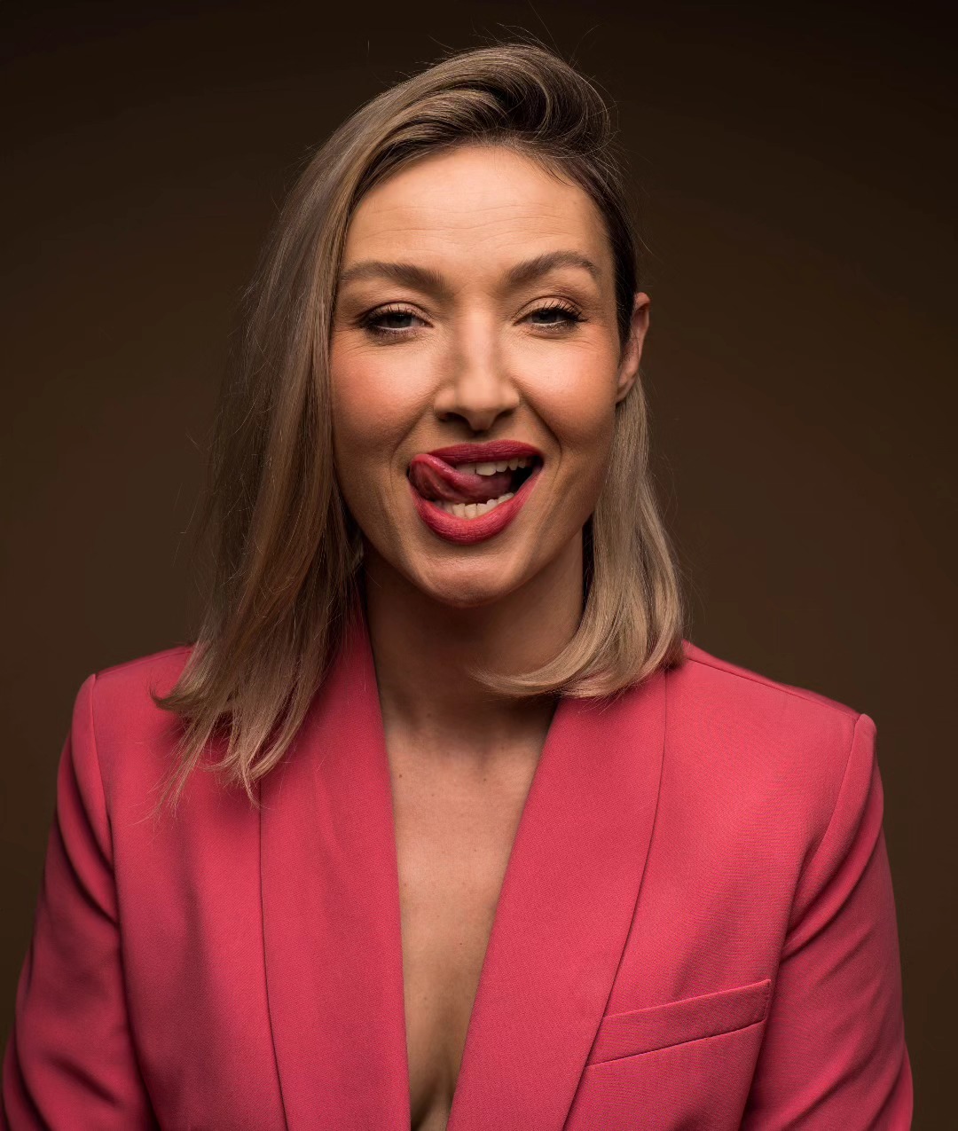 Jewel Like Radiance Makes Justyna Woźniak Stand Out In Every Room